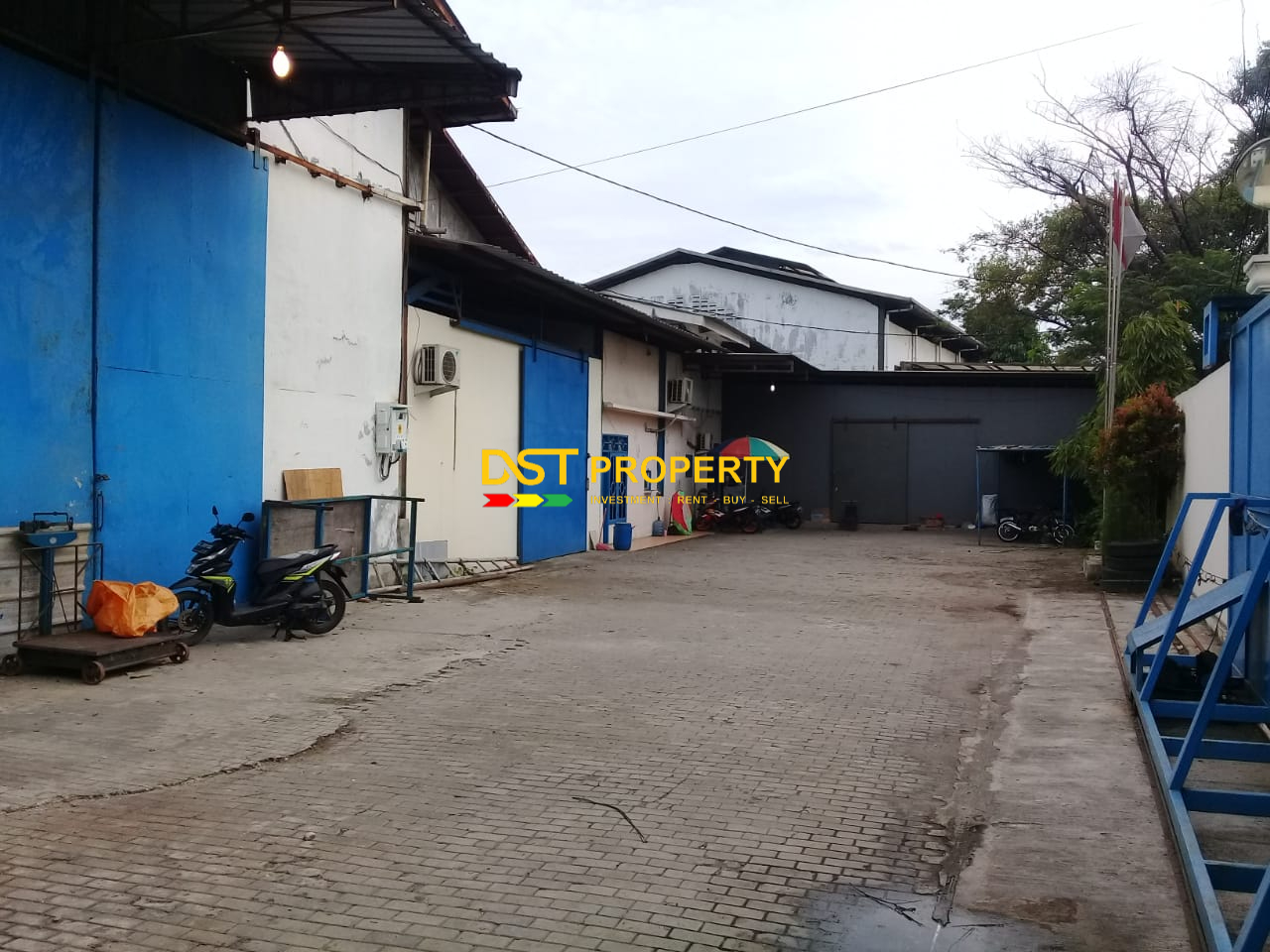 Dijual Gudang Pabrik Bayur